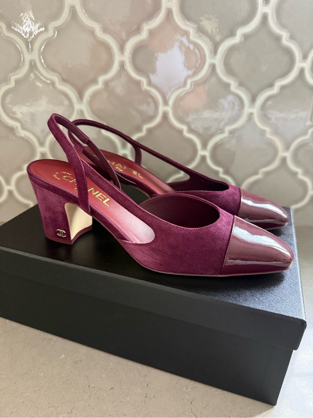 BNWT Chanel 26A Burgundy Suede & Patent Calfskin Slingback Size 39.5